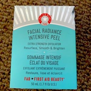 Extra Strength Exfoliator
Resurface, Smooth & Brighten